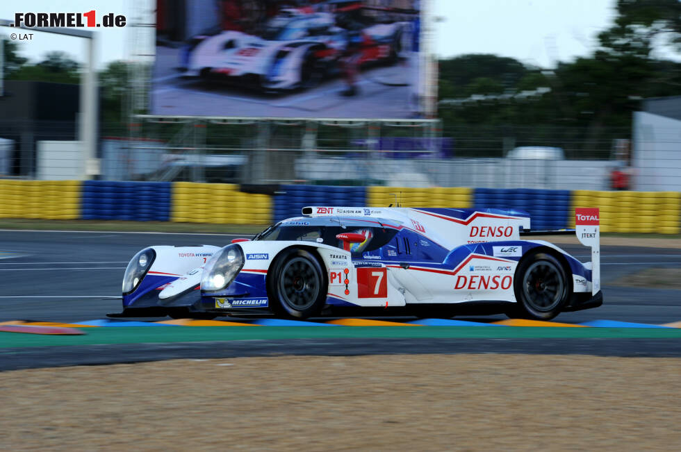 Foto zur News: ...2014 läuft in Le Mans für Wurz alles perfekt: Von der Pole-Position gestartet, baut der Österreicher seinen Vorsprung bis eine Runde aus und rast als klarer Favorit...