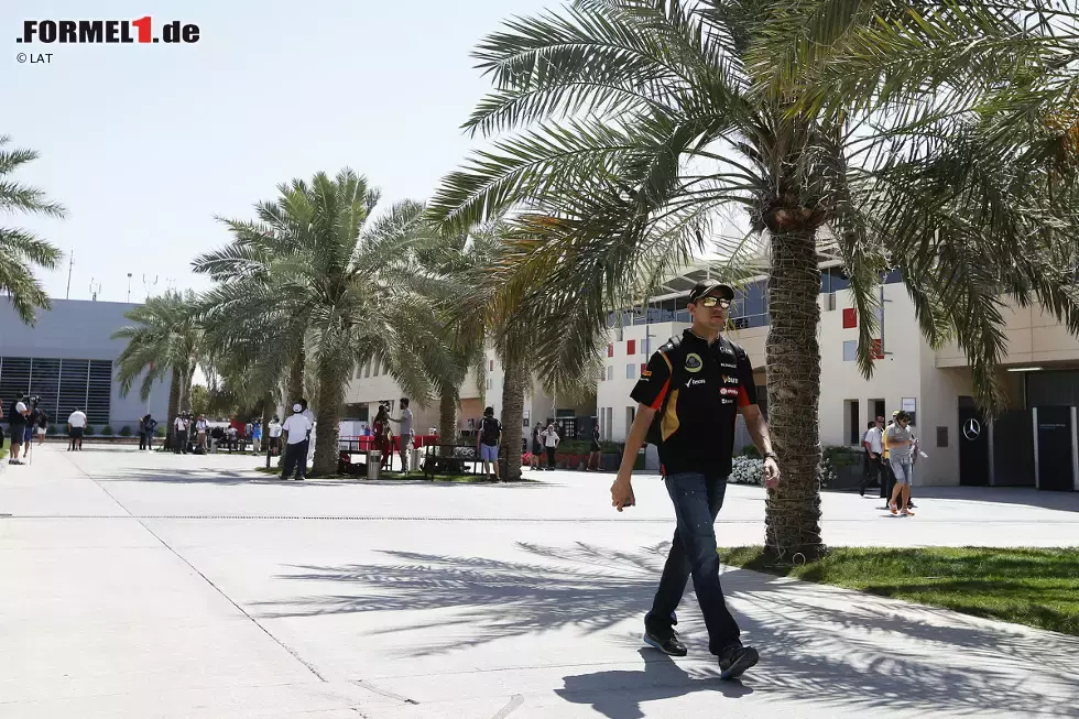 Foto zur News: Pastor Maldonado (Lotus): &quot;Bahrain ist ein guter Kurs. Es ist ein &#039;kompletter&#039; Kurs, weil es einen Mix aus langsamen und schnellen Kurven hat, plus gute Kurvenpassagen. Er ist über eine Runde anspruchsvoll und sorgt für ein unterhaltsames Rennen. Das Wetter kann sehr warm werden, obwohl das nicht mehr eine so große Herausforderung ist, weil wir nun in der Nacht fahren.&quot;