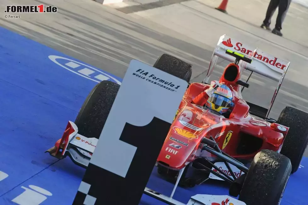 Foto zur News: Fernando Alonso ist in Bahrain der erfolgreichste Fahrer und gewann 2005, 2006 und 2010. Mit Siegen in den Jahren 2004, 2007, 2008 und 2010 ist Ferrari der erfolgreichste Hersteller.