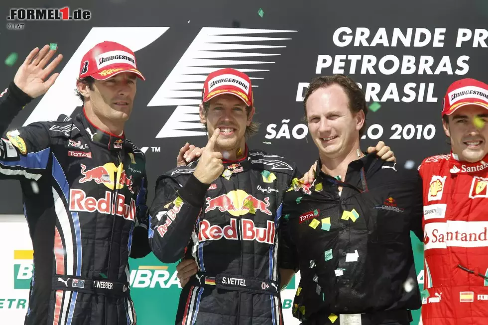 Foto zur News: 2010: 19 Rennen und ebenfalls nur acht Fahrer bei der Siegerehrung: Die Top 3 der Weltmeisterschaft - Sebastian Vettel, Fernando Alonso und Mark Webber - mit je zehn Podestplätzen, darüber hinaus Lewis Hamilton, Jenson Button, Felipe Massa, Robert Kubica und Nico Rosberg.