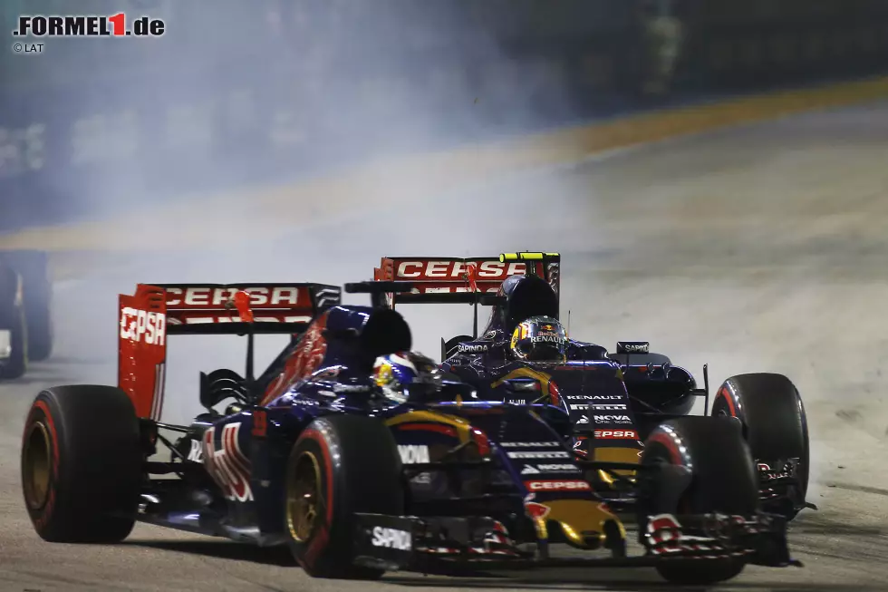 Foto zur News: Sainz&#039; Tiefpunkt sind nicht die 17 Minuten Totenstille, vergraben unter Reifenstapeln, beim Grand Prix von Russland, sondern ist die Funkaffäre von Singapur: Verstappen verweigert die Stallorder, den schnelleren Sainz durchzulassen - und wird dafür von Teamchef Franz Tost auch noch in Schutz genommen. Auch so kann man Hierarchien schaffen.