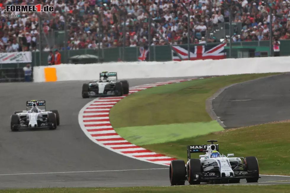 Foto zur News: Altstar Felipe Massa (WM-6. mit 121 Punkten) darf beim Williams-Heimspiel in Silverstone wieder einmal Führungsluft schnuppern und liegt insgesamt 19 Runden lang an der Spitze, ...