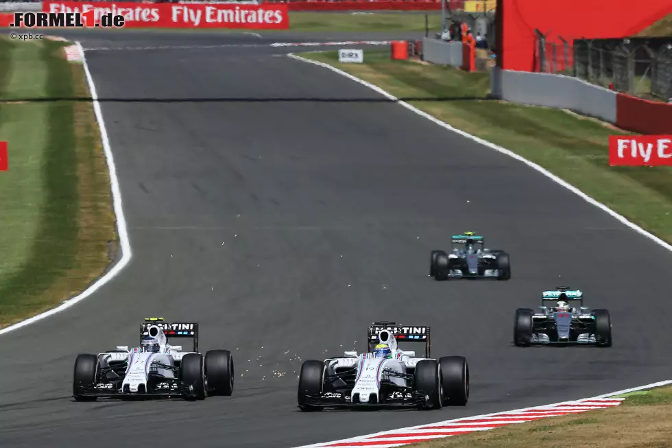 Foto zur News: Einen Tiefpunkt erlebt aber auch er beim Williams-Heimspiel in Silverstone, wo er in der Anfangsphase klar schneller fahren könnte als der führende Teamkollege, aber via Stallorder lange zurückgepfiffen wird. Im Nachhinein darf spekuliert werden, ob das seinen ersten Grand-Prix-Sieg verhindert hat. Zumindest hätte Bottas mit Massa als Puffer einen Vorsprung auf die Mercedes-Silberpfeile herausfahren können.