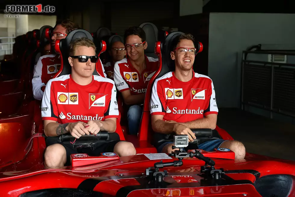 Foto zur News: Angeführt von Sebastian Vettel und Kimi Räikkönen rückt am Donnerstag praktisch die komplette Ferrari-Crew aus und wagt sich auf die schnellste Achterbahn der Welt. &quot;Formula Rossa&quot; beschleunigt in 2,9 Sekunden von null auf 100 und schafft 240 km/h Spitze.