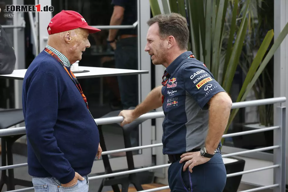 Foto zur News: ... aber Cosworth kommt, wenn überhaupt, erst 2017. Christian Horner steht immer noch ohne Motor da. Geht etwa doch noch was zwischen Red Bull und Mercedes? Wahrscheinlicher ist, dass Red Bull einen Renault-Motor ins Heck steckt, der nicht mehr Renault heißen wird. Oder ganz aussteigt.