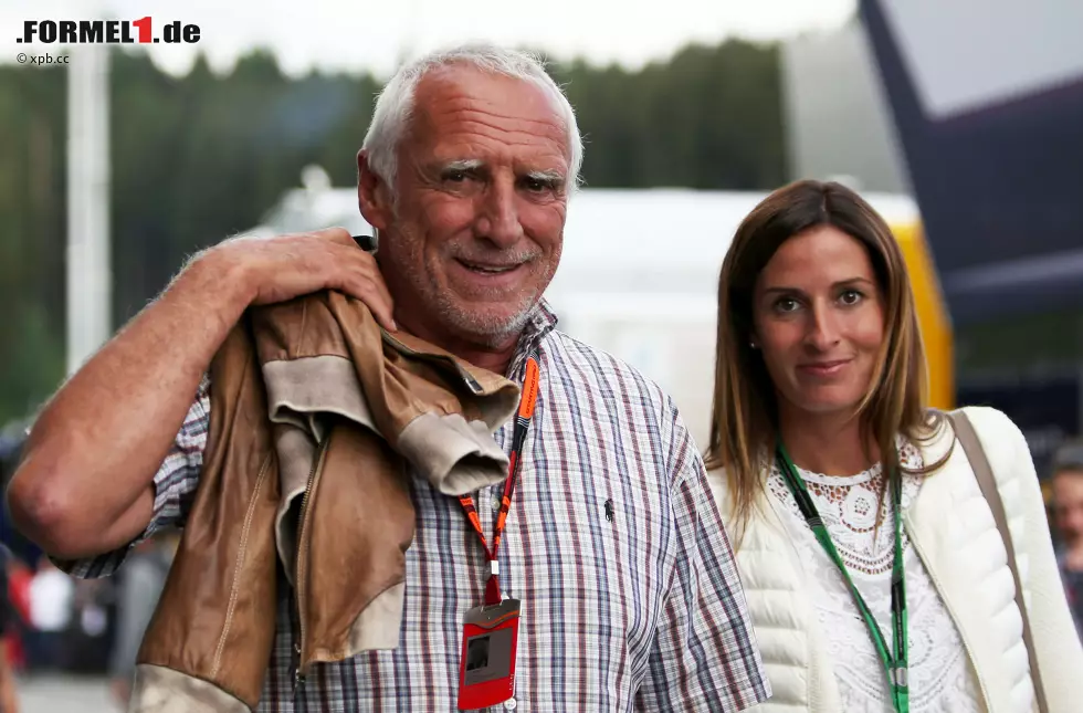 Foto zur News: Und natürlich Hausherr Dietrich Mateschitz mit Lebensgefährtin Marion Feichtner.