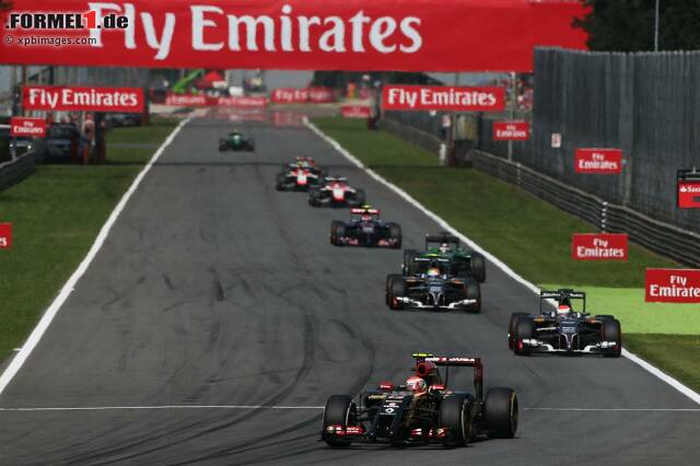 Foto zur News: Pastor Maldonado (Lotus): "Wenn ich Monza mit einem Wort beschreiben müsste, dann wäre es Geschwindigkeit. Auf dieser Strecke geht es um nichts anderes als darum, wie schnell du auf der Start/Ziel-Gerade und auf der Gegengerade bist. An diesen beiden Stellen erreichen wir die höchsten Top-Speed-Werte der gesamten Saison. Eine der kritischsten Stellen der Strecke ist die Parabolica am Ende der Runde.  Für eine gute Rundenzeit muss man diese Kurve ganz genau erwischen. Gelingt das nicht, ist die nächste Runde gleich mit im Eimer."