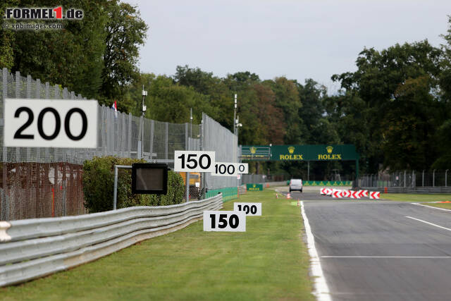 Foto zur News: Romain Grosjean (Lotus): "Ich mag Monza, weil es eine unverwechselbare Strecke ist. Das Layout ist toll und die Geschichte ergreifend. Für uns ist es toll, an einem Ort zu fahren, an dem auch alle unsere Helden schon gefahren sind. Dass die Rennstrecke im Königlichen Park gelegen ist, sorgt für ein ganz spezielles Ambiente."