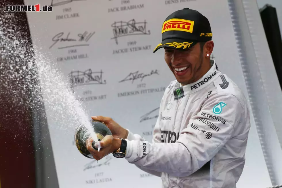 Foto zur News: Durch seinen Sieg auf dem Circuit de Barcelona-Catalunya im vergangenen Jahr konnte Lewis Hamilton einen weiteren aktuellen Austragungsort auf seiner Liste abhaken. Der amtierende Weltmeister gewann außerdem den ersten Großen Preis von Russland und war zum ersten Mal in Suzuka siegreich. Damit braucht er nun noch Siege in Österreich, Brasilien und dem neuen Großen Preis von Mexiko, um seine Sammlung zu vervollständigen.