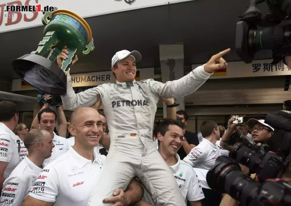 Foto zur News: 2012 holte Nico Rosberg in China seinen ersten Formel-1-Sieg. Gleichzeitig war es der erste Mercedes-Sieg der Neuzeit. Rosberg gewann bis heute noch sieben weitere Rennen in der Formel 1.