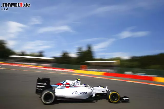 Foto zur News: Ungewöhnliche Panne beim Williams-Team: Bottas bekommt rechts hinten einen harten Reifen, überall sonst weiche - was laut Reglement verboten ist. Die Durchfahrtsstrafe wirft ihn zurück. Am Ende wird es der enttäuschende neunte Platz.