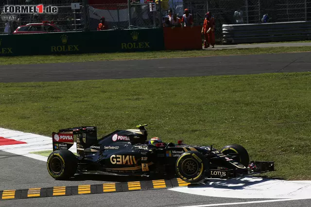 Foto zur News: Zwei Wochen nach dem Podium von Spa-Francorchamps wird Lotus auf den Boden der Tatsachen zurückgeholt: Sowohl Romain Grosjean als auch Pastor Maldonado scheiden wegen Kollision in der zweiten Runde aus.