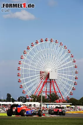 Foto zur News: Ein Jahr nach Bianchi die nächste gewaltige Schrecksekunde für Manor-Marussia in Suzuka: Will Stevens dreht sich in der schnellen Mutkurve 130R - und sein Teamkollege Alexander Rossi hat Riesenglück, ihn in der Rauchwolke nicht zu rammen. Ein Horror-Crash an dieser Stelle hätte schlimm ausgehen können.