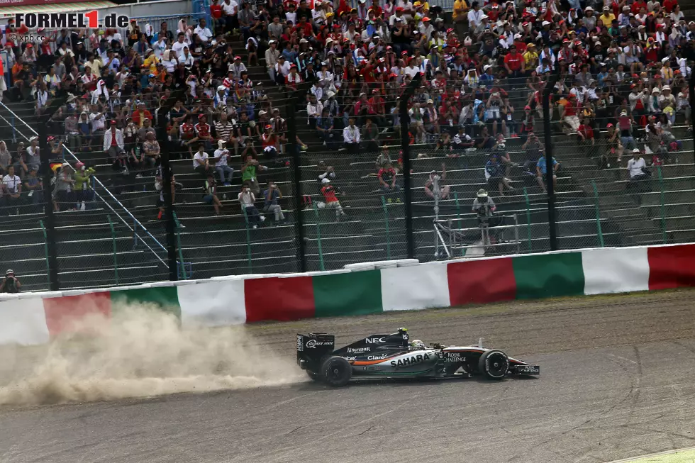 Foto zur News: ... und segelt in die Botanik. Der Force-India-Fahrer kann das Rennen sogar fortsetzen, geht als Zwölfter mit einer Runde Rückstand aber leer aus.