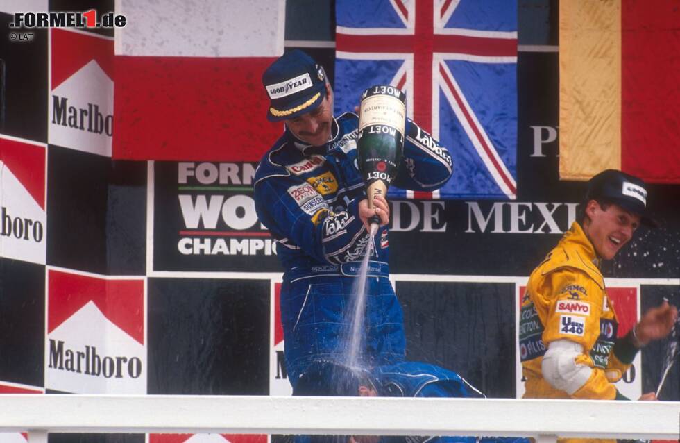 Foto zur News: ... auf Platz drei der junge Michael Schumacher im Benetton ins Ziel kommt. Es ist Schumachers erster von insgesamt 155 Podestplätzen in der Formel 1. Mit dem Podium Mansell, Patrese, Schumacher verabschiedet sich der Grand Prix von Mexiko zum zweiten Mal in seiner Geschichte für längere Zeit aus dem Formel-1-Rennkalender.