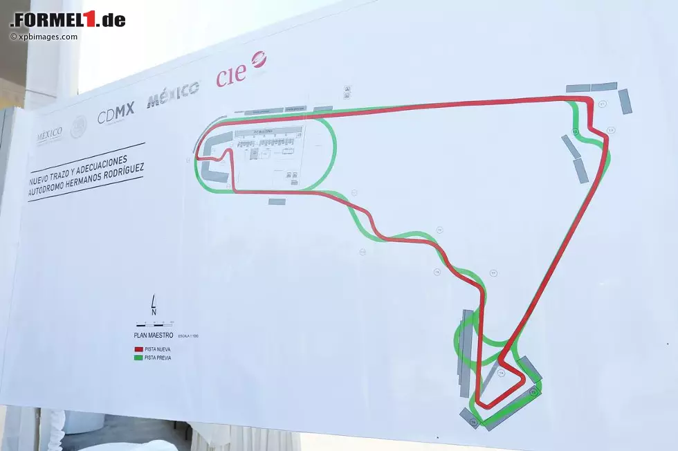 Foto zur News: Das Comeback des Grand Prix von Mexiko erfolgt am 1. November 2015 auf der einmal mehr umgebauten Strecke, deren Basis aber immer noch die gleiche ist wie der Eröffnung im Jahr 1962. Die Peraltada-Kurve vor Start/Ziel ist inzwischen durch eine Stadion-Sektion entschärft worden.