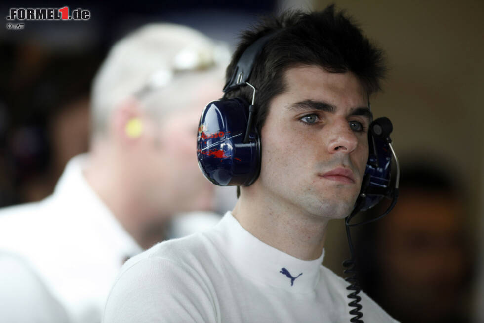 Foto zur News: #5: Jaime Alguersuari. Der bis zum Saisonstart 2015 amtierende Früheste der Früheinsteiger ist bei seinem ersten Formel-1-Rennen 2009 in Ungarn genau 19 Jahre und 125 Tage alt. Jaime Alguersuari steigt bei Toro Rosso Mitte der Saison als Ersatz für Sebastien Bourdais ein. Mit 21 Jahren und 249 Tagen ist seine Königsklassen-Karriere allerdings schon wieder vorbei. Nach nur zweieinhalb eher mäßig erfolgreichen Saisons muss er sein Cockpit räumen. Nach einer Saison in der Formel E beendet er im Alter von nur 25 Jahren seine Karriere, um sich seinem Hobby als DJ zu widmen.