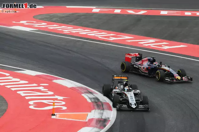 Foto zur News: Umjubelter Star des Tages ist Sergio Perez: Das Publikum feiert ihn mit Sprechchören ("Checo! Checo!"), als er im atemberaubenden Baseball-Stadion einen Toro Rosso überholt. Der Traum vom Podium wird aber nicht wahr, am Ende wird's Platz acht - 8,4 Sekunden hinter Teamkollege Nico Hülkenberg. "Ich hatte mit dem Safety-Car Pech", seufzt er. "Sonst wäre ich Fünfter oder Sechster geworden."