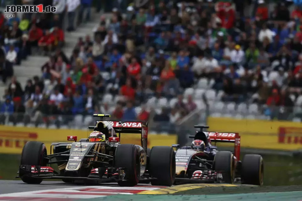 Foto zur News: Der spektakulärste Fight des Rennens: Im Windschatten von Max Verstappen gerät Maldonado bei Start und Ziel ins Schleudern, aber der Venezolaner fängt den Drift ab - und geht ein paar Meter weiter trotzdem vorbei, weil Verstappen mit verschlissenen Reifen die erste Kurve verpasst. Lohn für Maldonado: sechs WM-Punkte.