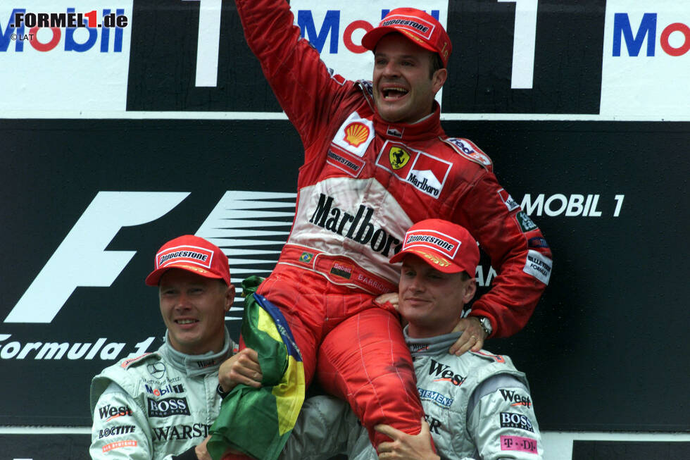 Foto zur News: Dabei deutet beim Großen Preis von Deutschland 2000 eigentlich nichts darauf hin, dass Barrichello in seinem 123. Grand Prix endlich seinen ersten Sieg feiern darf. Der Ferrari-Pilot startet lediglich von Rang 18, gewinnt am Ende allerdings bei schwierigen Bedingungen, da er sich, im Gegensatz zu vielen anderen Piloten, gegen einen Wechsel auf Regenreifen entscheidet. Auf dem Podium weint der Brasilianer anschließend vor Freude. Bis zum Ende seiner Formel-1-Karriere 2011 folgen zehn weitere Siege und zwei Vizemeisterschaften.