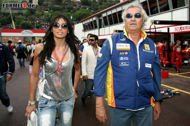 Foto zur News: Heute ist Briatore selbst stolzer Familienvater. 2010 brachte Ehefrau Elisabetta Gregoraci den gemeinsamen Sohn Falco zur Welt. Wie Campbell und Klum ist auch Gregoraci Model. Sie löste keine Geringere als Eva Herzigova als "Wonderbra"-Model ab. Pikant, denn...