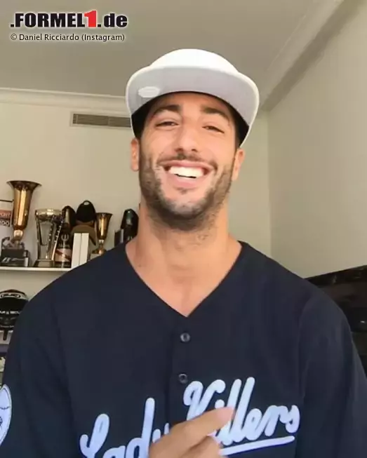 Foto zur News: Platz 2: Der Hobby-Rapper - Ein Honigdachs auf der Strecke und nun auch ein &quot;Ladykiller&quot; am Mikrofon? Daniel Ricciardo bewies sein unnachahmliches Unterhaltungs-Talent in der rennfreien Zeit mit einem frechen (um nicht zu sagen freshen) Rap. Damit hätte er die Sommerpause beinahe gewonnen, hätte ihm ein Finne nicht die Show gestohlen...