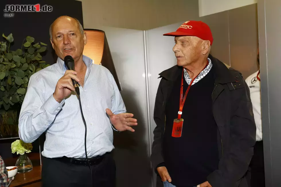 Foto zur News: Gedenkfeier für den kürzlich verstorbenen Formel-1-Journalisten Alan Henry (68): &quot;Ich kannte AH seit mehr als 40 Jahren&quot;, sagt McLaren-Boss Ron Dennis, der ihm genau wie Niki Lauda sehr nahe stand. &quot;Er war ein kompetenter, sorgfältiger, kritischer, aber auch fairer Journalist - und ein warmherziger, freundlicher und lustiger Mensch.&quot;