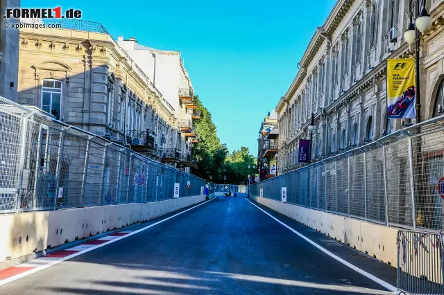 Foto zur News: Laut Hermann Tilke wird Baku "der schnellste Stadtkurs der Welt" sein. Schuld daran hat vor allem eine 1,4 Kilometer lange Gerade in Richtung Start und Ziel. Es wird erwartet, Zeiten von 1:40 Minuten erreichen zu können.