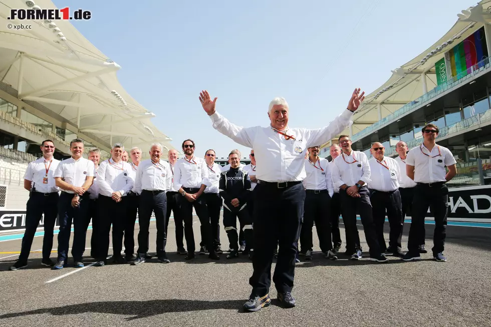 Foto zur News: Noch ein wehmütiger Abschied: Herbie Blash, bei der FIA Stellvertreter von Rennleiter Charlie Whiting und für viele die gute Seele im operativen Betrieb, geht Ende 2016 in die wohlverdiente Rente.