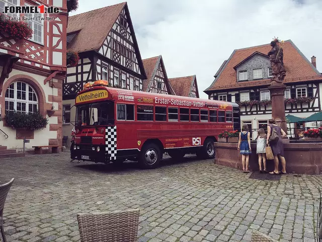 Foto zur News: Was einst die "Schumi-Rotkäppchen", sind heute die Vettel-Fans: Mit dem originellen Fan-Bus reisen sie direkt von Heppen- nach Hockenheim an. Das mit dem ersten Sieg in der Heimat klappt aber wieder nicht: "Super-Seb" muss sich mit Platz fünf begnügen.