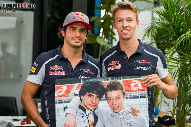 Foto zur News: Damals und heute: Carlos Sainz und Daniil Kwjat sind schon lange vor der Formel 1 gegen- und miteinander Rennen gefahren. Verändert haben sie sich seit jenen Tagen kaum.