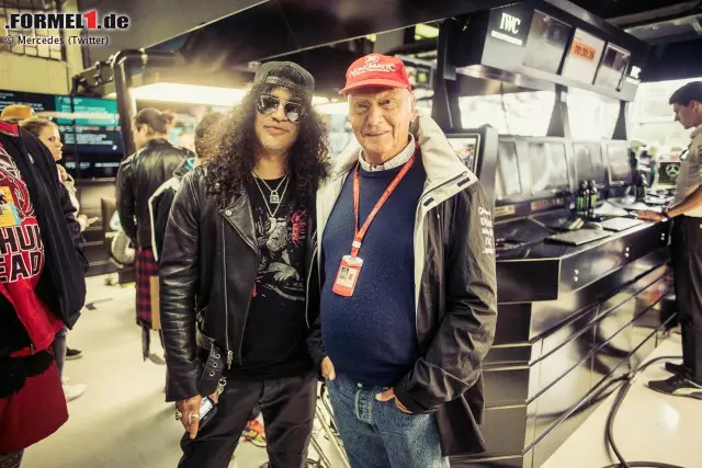 Foto zur News: Prominenter Gast in der Mercedes-Box: Slash von Guns N' Roses ist derzeit auf Südamerika-Tournee und lässt sich eine Stippvisite bei der Formel 1 nicht entgehen. Zuerst als Gast in der Mercedes-Box, dann während des Rennens im elitären Paddock-Club.