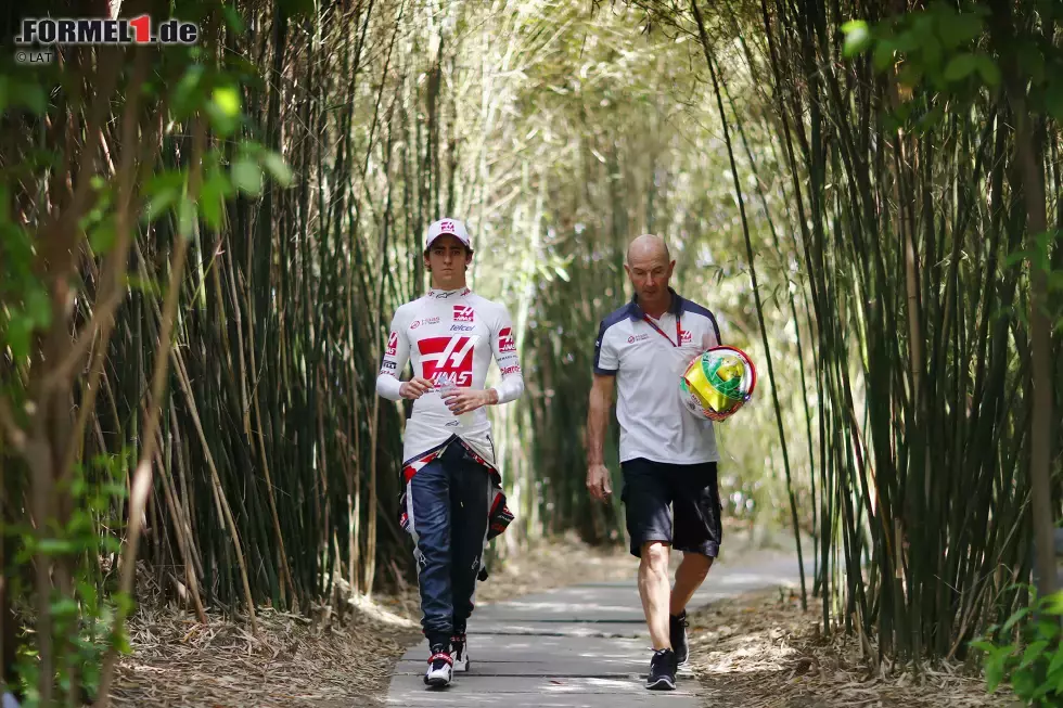 Foto zur News: Durch den Bambuswald zum Rennen, das gibt&#039;s nur in Schanghai. Esteban Gutierrez schüttelt zum ersten Mal in dieser Saison sein Pech weitgehend (bis auf die brennenden Bremsen im Training) ab, hat aber trotzdem keine echte Chance auf WM-Punkte.