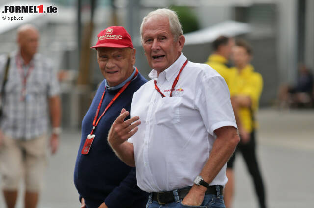 Foto zur News: ... und sowieso nie Red Bull zum Frühstück. Was ihn normalerweise nicht davon abhält, mit seinem Freund Helmut Marko morgens die erste Mahlzeit zu sich zu nehmen. Aber seit Marko in Malaysia behauptet hat, Red Bull habe Mercedes in den Motorschaden gehetzt, ist Lauda sauer: "So ein Blödsinn!" Inzwischen sind die beiden wieder versöhnt.