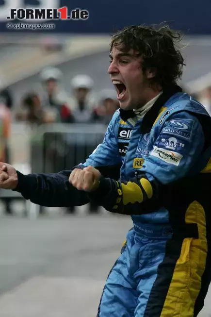 Foto zur News: 2004 wurde der Große Preis von Brasilien ans Ende der Saison verlegt. Seitdem wurden sechs Fahrer-Weltmeisterschaften in Interlagos entschieden: Fernando Alonso (2005/2006), Kimi Räikkönen (2007), Lewis Hamilton (2008), Jenson Button (2009) und Sebastian Vettel (2012). Nur Räikkönen holte den Titel mit einem Sieg.