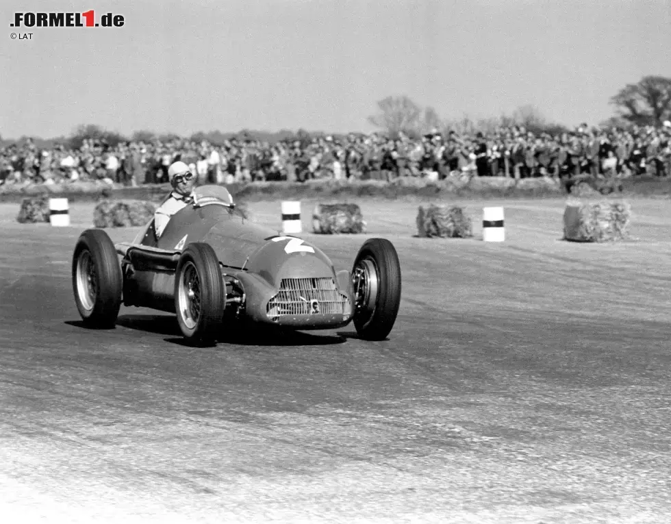 Foto zur News: Der Name Großer Preis von Europa wurde zwischen 1950 und 1977 ehrenhalber an ein europäisches Rennen vergeben - außer 1953 und von 1969 bis 1971. Der erste Grand Prix von Europa war auch das erste Formel-1-Rennen: der Große Preis von Großbritannien in Silverstone 1950, das von Nino Farina mit Alfa Romeo gewonnen wurde.