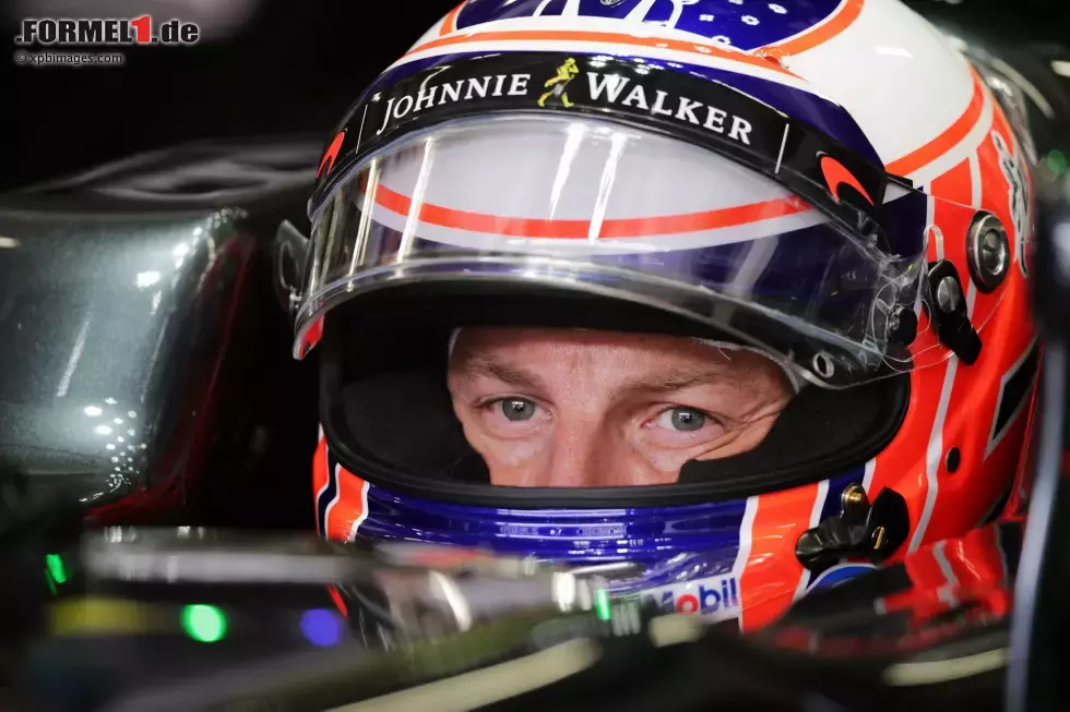 Foto zur News: Auch Jenson Button (McLaren) geht in sein letztes Formel-1-Rennen. Der Brite hat zwar einen fortlaufenden Vertrag in Woking, will aber nach 305 Grand-Prix-Starts mindestens ein Sabbatjahr einlegen. Rückkehr nicht ganz ausgeschlossen.