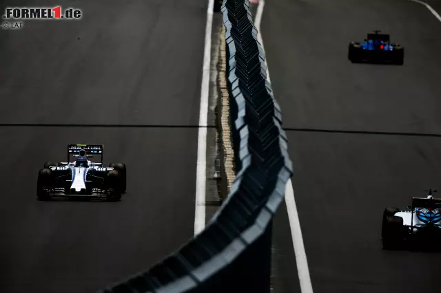 Foto zur News: Unglaublich: Williams wollte im Qualifying Tempo 378 km/h bei Valtteri Bottas aufgezeichnet haben. Dafür allerdings konnte nur ein Messfehler verantwortlich gewesen sein. Trotzdem waren die Topspeeds in Baku schwindelerregend und werden im gesamten Formel-1-Kalender nur in Mexiko getoppt.