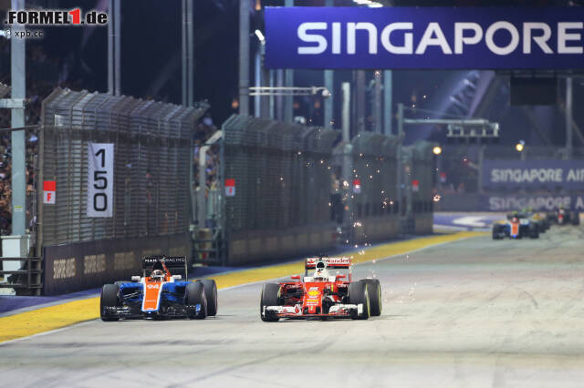 Foto zur News: Vettel hält sich am Start zurück und bleibt Letzter, fährt einen langen ersten Stint auf den härtesten Reifen und ist schon guter Sechster, als er in der 24. Runde zum ersten Mal an die Box kommt. Nach dem Wechsel auf Ultrasoft dreht er die schnellsten Runden im Feld. So zieht er sogar an Verstappen vorbei.