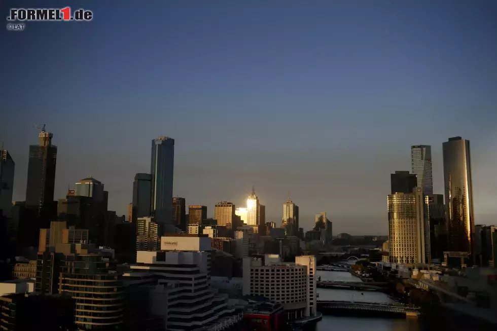 Foto zur News: Bei den Fahrern ist nicht nur der Kurs beliebt. &quot;Es fährt jeder gerne hin&quot;, sagt Williams-Pilot Felipe Massa über den fünften Kontinent und seine zweitgrößte Stadt nach Sydney. &quot;Unglaublich&quot; findet Melbourne der deutsche Neuling Pascal Wehrlein. Er schwärmt: &quot;Ich bin mit meinem Physio durch den Park gejoggt und war im Meeresaquarium.&quot;