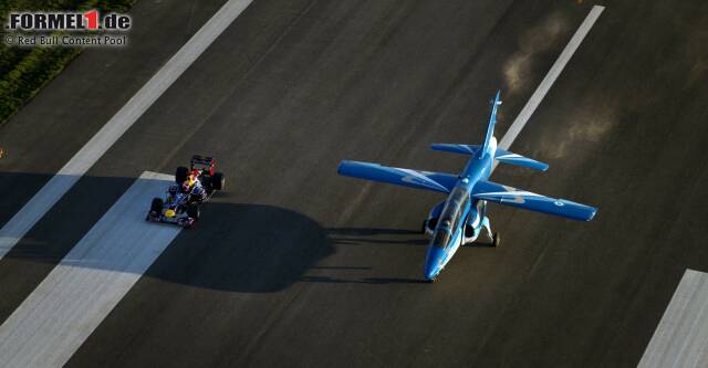 Foto zur News: ...und kurz darauf übernahm Neel Jani in der neuen Motorsport-Hauptstadt des Landes: In Termas de Rio Hondo, wo mittlerweile die Motorrad- und die Tourenwagen-Weltmeisterschaft gastieren, lieferte sich der Schweizer ein Duell mit einem Militärflugzeug.