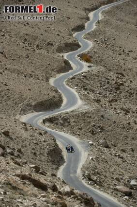 Foto zur News: Ein Paradies für Freude, wo Autos erst spät Einzug in den Alltag fanden: Der Khardung-Lah-Pass im indischen Leh war für Red Bull 2011 eine Reise wert.