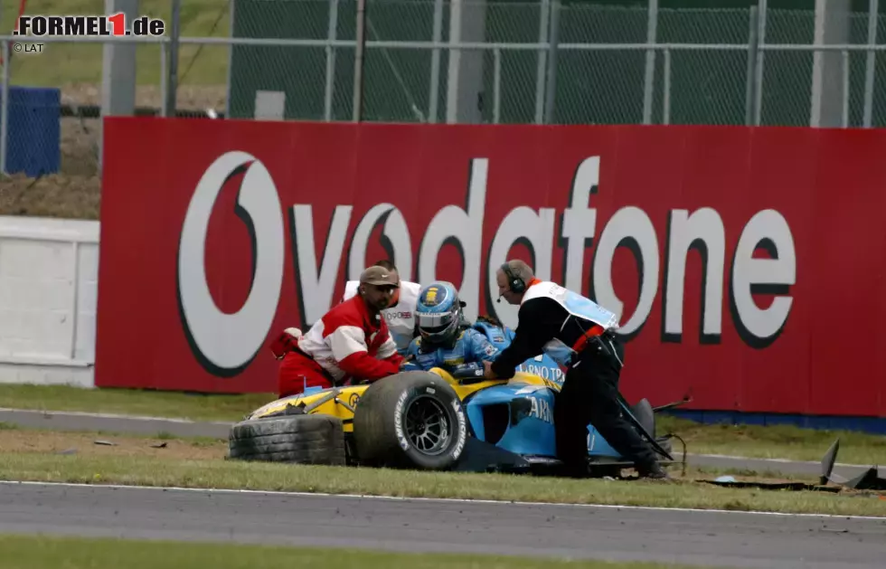 Foto zur News: Für viele Teams ist Silverstone ein Heimrennen. Fabriken wie die von Mercedes in Brackley oder von Red Bull in Milton Keynes sind nur einen Steinwurf entfernt. Force India ist sogar ein Nachbar. Jolyon Palmer (Renault) reist mit dem Auto an: &quot;Ich muss nicht fliegen. Eine Stunde über die M40 zu fahren ist schon schön.&quot;