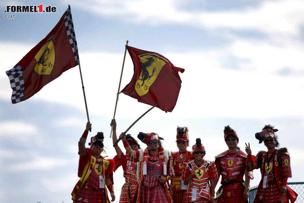 Foto zur News: Zwar sind die Tifosi die wohl bekanntesten Fans der Formel 1, virtuell geben sie den Ton jedoch nicht an. Ferrari enttäuscht im Ranking: Auf Twitter kommt man mit 1,2 Millionen noch auf den zweiten Platz, auf Facebook (3,9 Millionen) und Instagram (483.000) kommt man nur auf den dritten und vierten Rang.