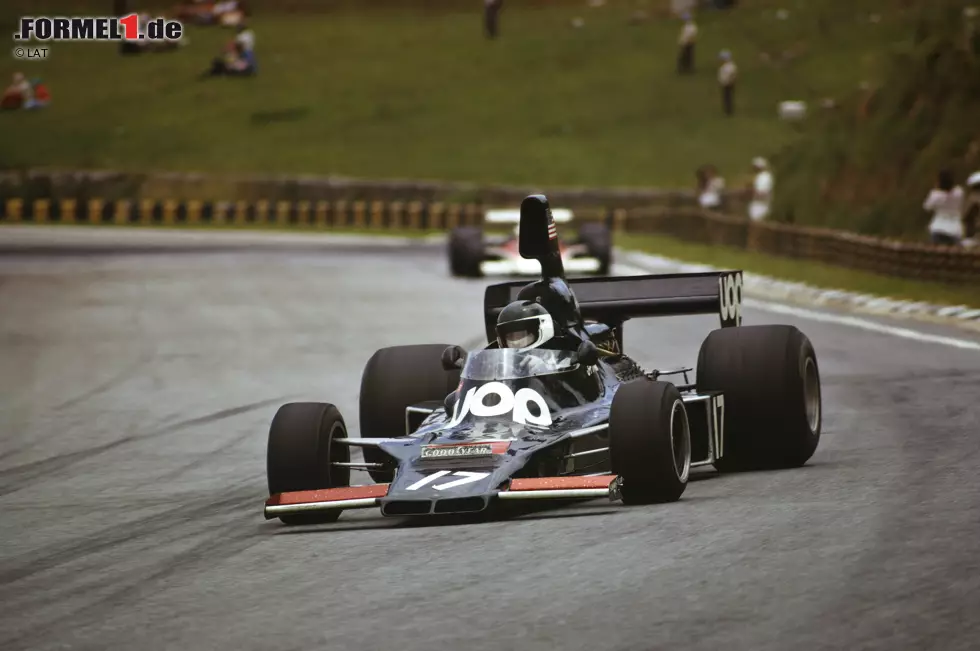 Foto zur News: Im Gegensatz zu Sutil steht der Franzose in den Siebzigerjahren mit Shadow und Tyrrell dreimal auf dem Podest. 1975 in Brasilien verpasst er seine beste Chance auf einen Sieg, als er klar in Führung liegt und wenige Runden vor Schluss der Cosworth-Motor in seinem Shadow DN5 schlappmacht. Auch danach reicht es nie mehr zu einem Sieg.