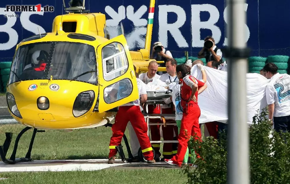 Foto zur News: Felipe Massa (Williams) reist mit gemischten Gefühlen an, schließlich hätte ihm ein Unfall im Jahre 2009 fast dauerhaft die Gesundheit gekostet, als ihn eine Stahlfeder am Kopf traf und ihn schwer verletzte: &quot;Mich verbindet eine Menge Geschichte&quot;, sagt der Brasilianer. &quot;Aber deswegen habe ich hier tolle Fans, die mich total unterstützen.&quot;