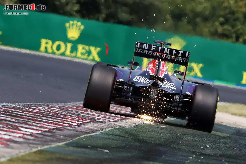 Foto zur News: Ein Thema für sich die Randsteine auf dem Hungaroring, die seit einem Umbau kaum noch ein Hindernis darstellen. Ergo überwacht die Rennleitung die Einhaltung der Streckenbegrenzung erstmals elektronisch.