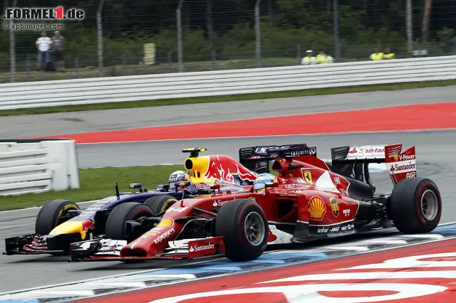 Foto zur News: Bei der bislang letzten Hockenheim-Ausgabe bewiesen Daniel Ricciardo und Fernando Alonso, dass der Kurs von Hermann Tilke wie gemacht für tolle Zweikämpfe ist.