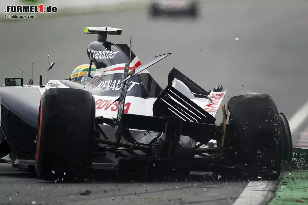 Foto zur News: Die Mauer auf der Außenseite der letzten Schikane, die auf die Start- und Zielgerade führt, hat unter anderem bereits Michael Schumacher, Damon Hill, Jacques Villeneuve und Sebastian Vettel ein heiles Auto gekostet - aber auch vielen Piloten Siege beschert, denn wer hier etwas riskiert, dem winkt ein großer Zeitgewinn.