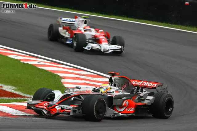 Foto zur News: "In meiner Kindheit war es immer das letzte Saisonrennen", erinnert sich Kevin Magnussen zurück und Teamkollege Jolyon Palmer ergänzt: "Es gab hier in der Vergangenheit einige interessante Rennen. Ich erinnere mich daran, als Hamilton den Titel (2008; Anm. d. Red.) in der letzten Kurve gewann."